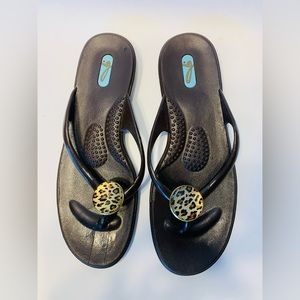 OKA b women’s brown jelly wedge, flip-flops. Size M/L (7/8).